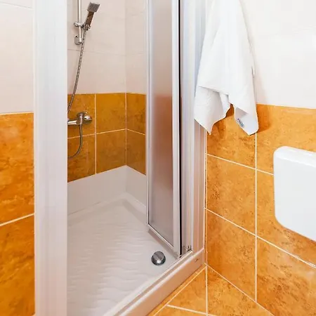 Lea Apartman