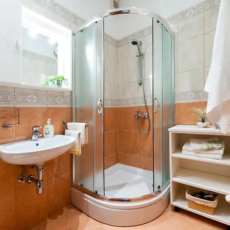 Lea Apartman *