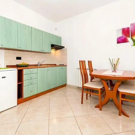 Lea Apartment *