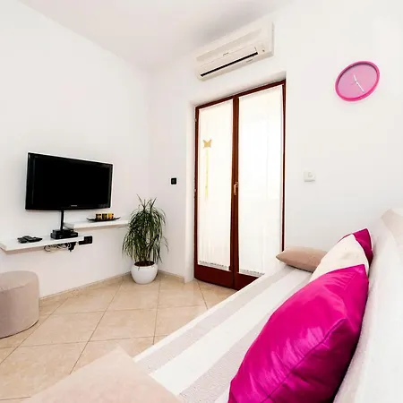 Apartment Lea *