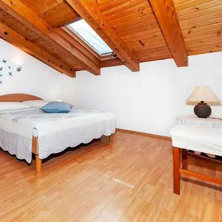Lea Apartment *